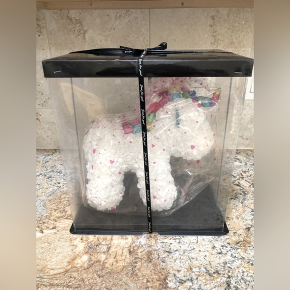 NWT Unicorn flower arrangement | Artificial rose unicorn - Picture 4 of 6